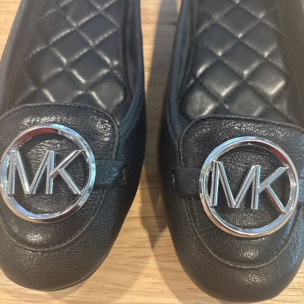 Michael Kors Ballet Flats Driving Shoes MK Silver Tone Logo Charm Black Size 6M